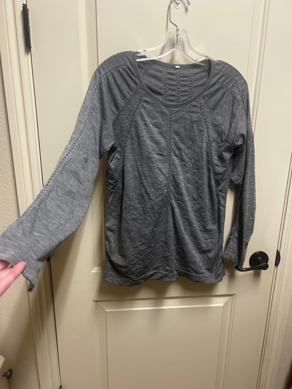 Athleta Women's Long Sleeve Tee in Heather Gray, Size L